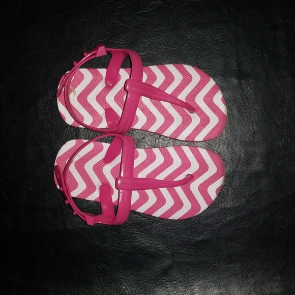 👛3/$10🛍2 Matching Pairs Sandals - Picture 3 of 4